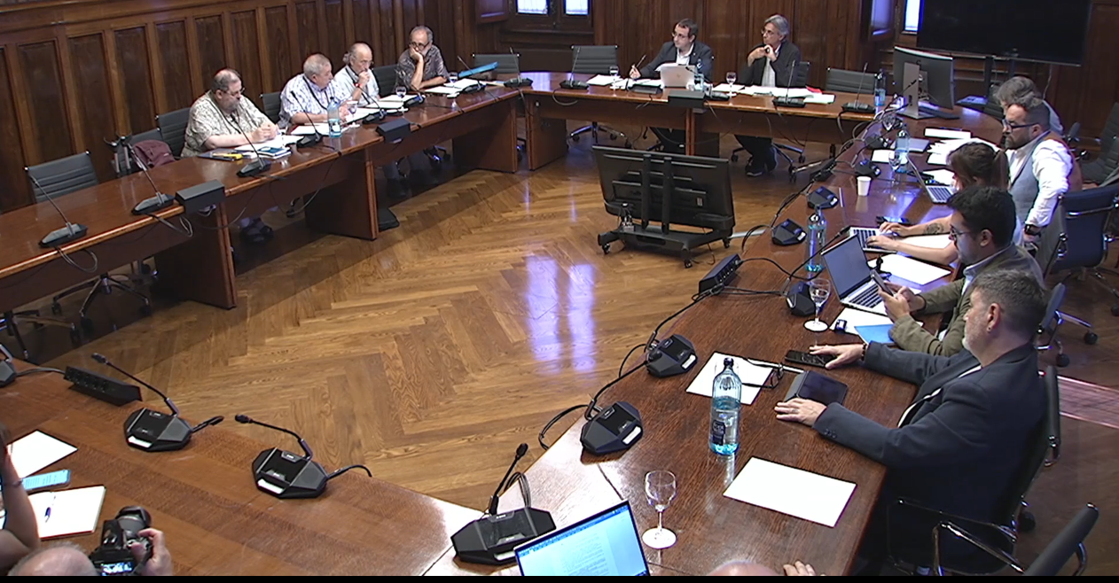 La CONFAVC compareix al Parlament per la llei catalana per eradicar l’amiant